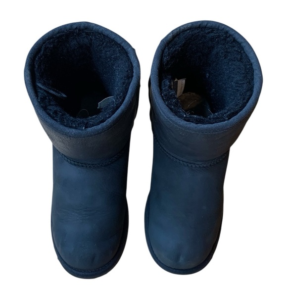 UGG Kids Classic II Weather Short Black Size 2 - Picture 2 of 12